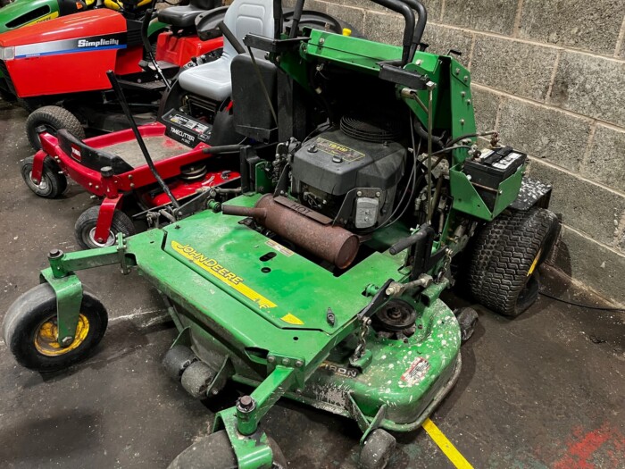 John Deere 647 Stand on Mower 2002